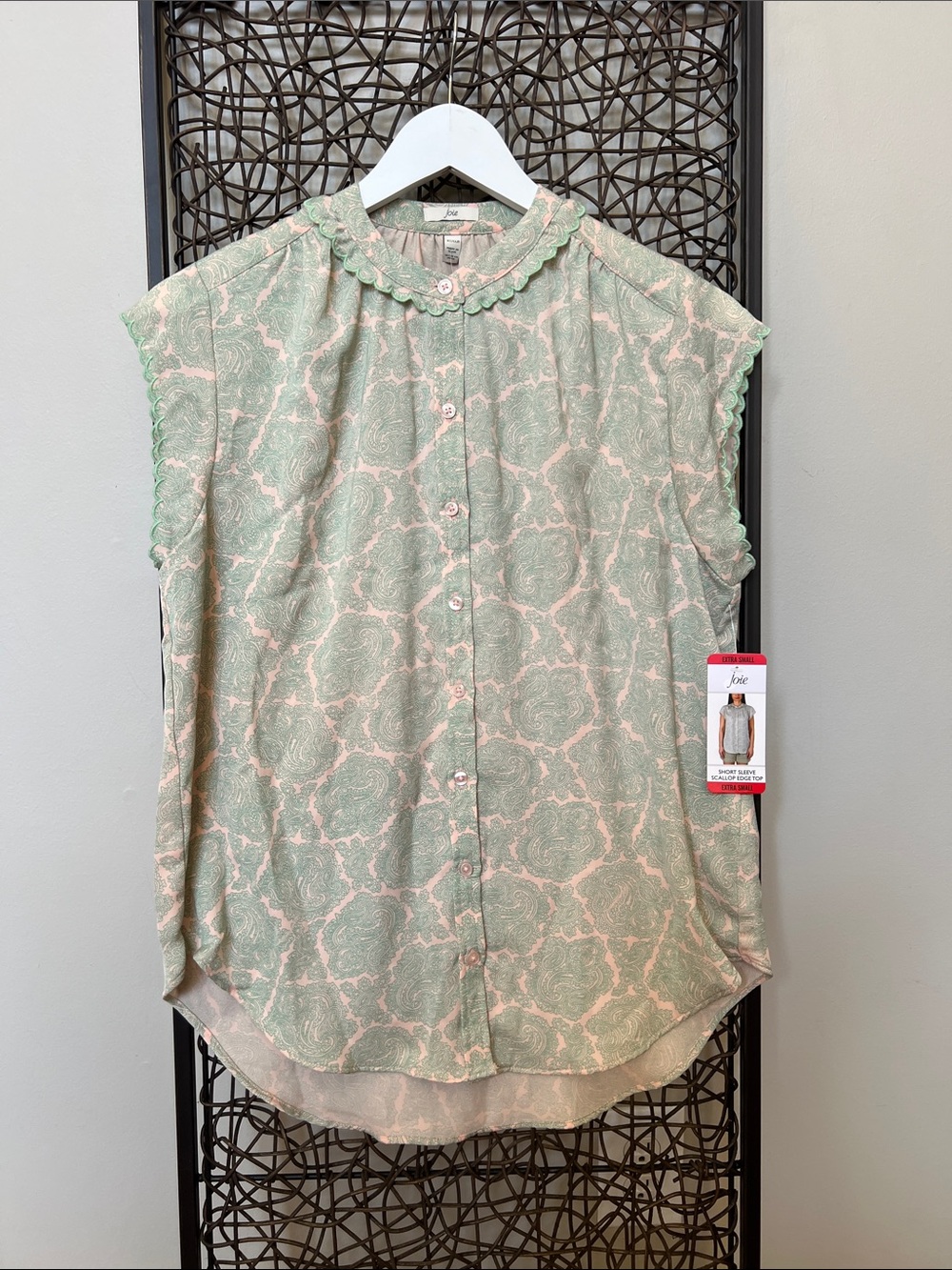 Joie short sleeve scalloped edge top ballet pink sage green paisley print XS